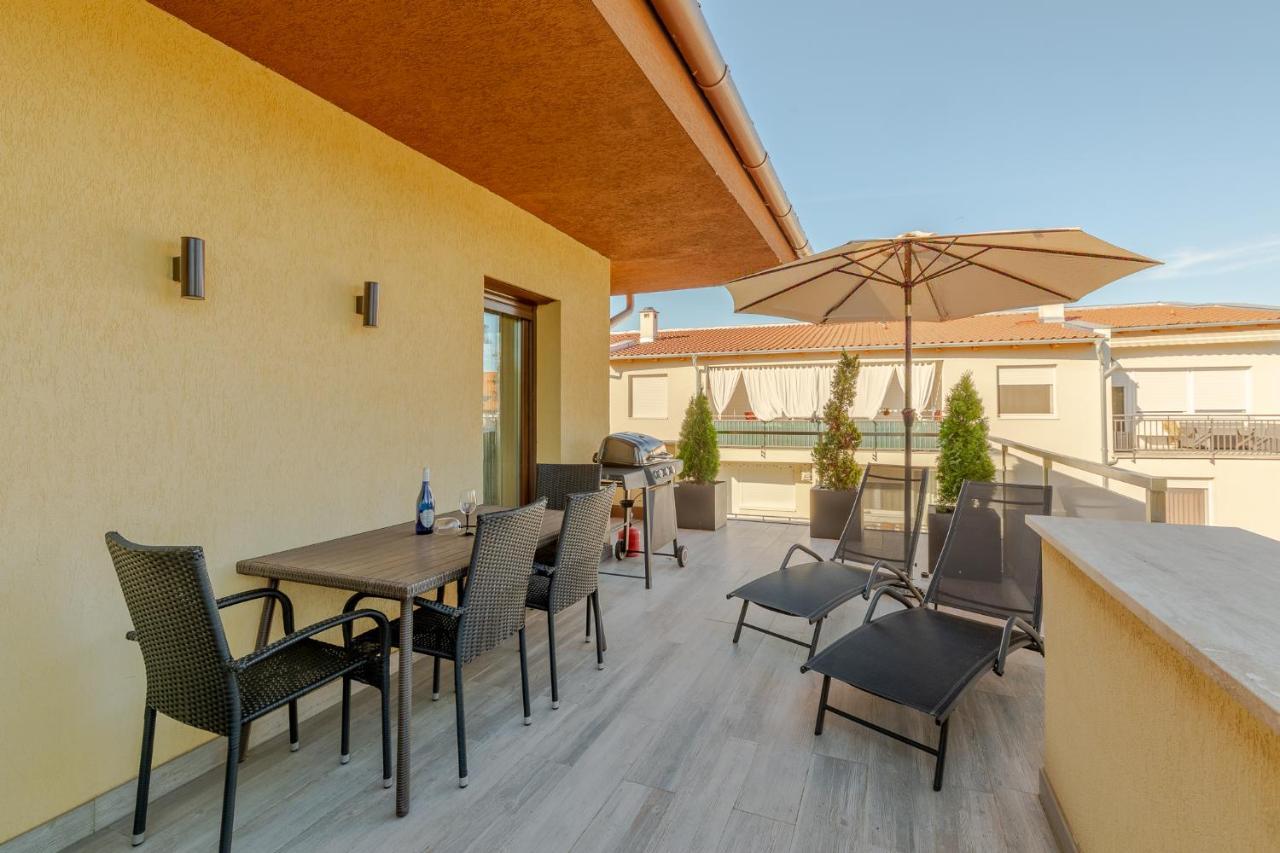 Casa Luxury Wellness Apartman By Bltn Siofok Bagian luar foto