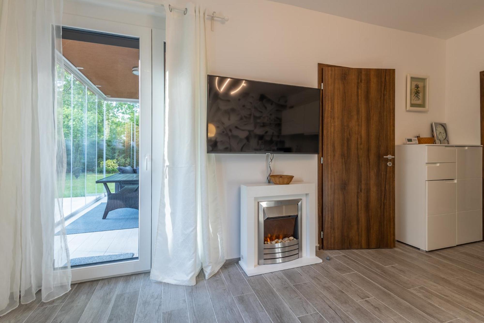 Casa Luxury Wellness Apartman By Bltn Siofok Bagian luar foto
