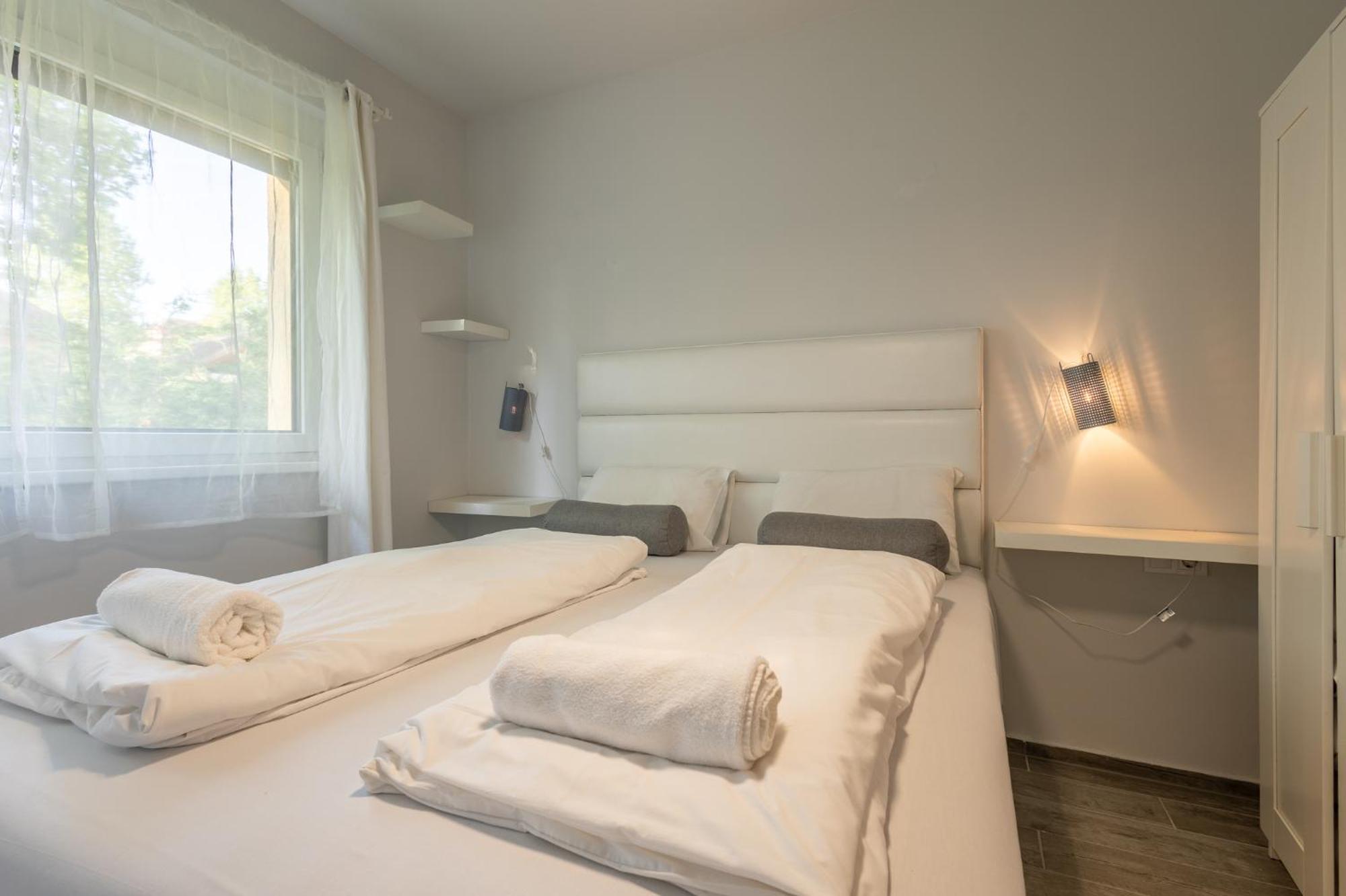 Casa Luxury Wellness Apartman By Bltn Siofok Bagian luar foto